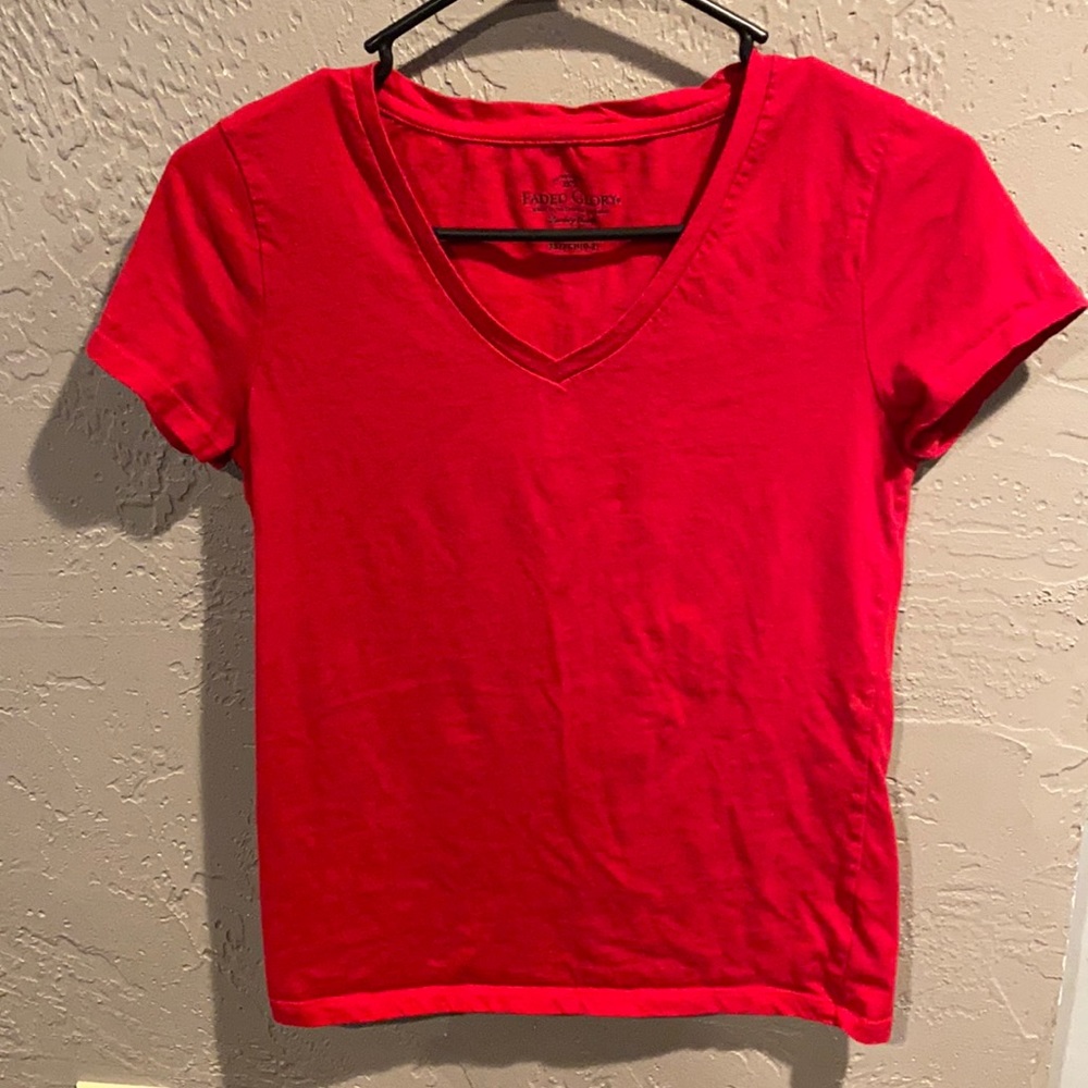 Plain red tshirt